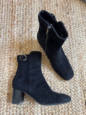 Aquatalia 7.5B Black Elite S Black Suede Heeled Boots Booties Weatherproof